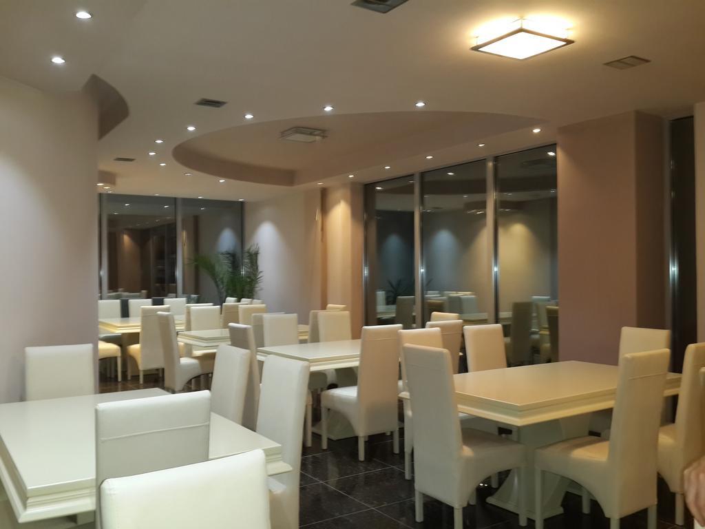 Hotel Konstantin Laplje Selo Bagian luar foto