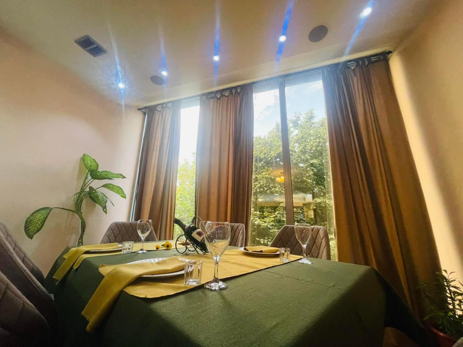 Hotel Konstantin Laplje Selo Bagian luar foto