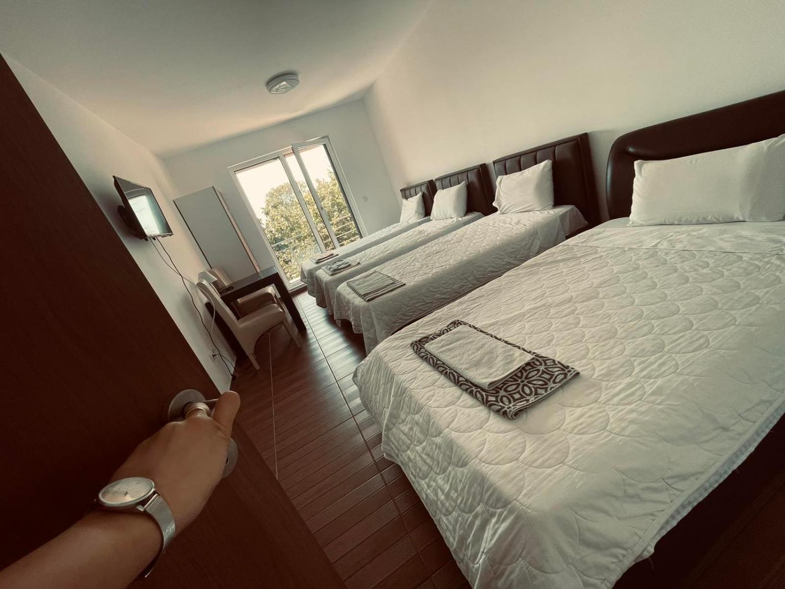 Hotel Konstantin Laplje Selo Bagian luar foto