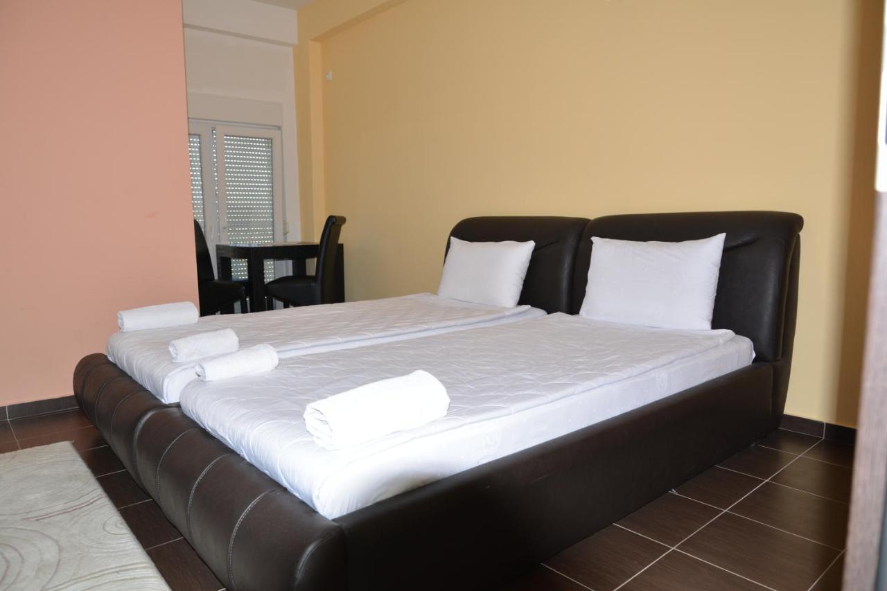 Hotel Konstantin Laplje Selo Bagian luar foto